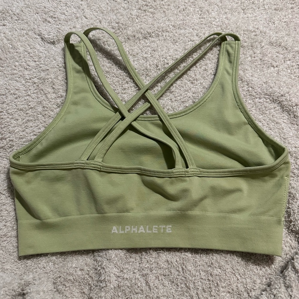 alphalete amplify sports bra